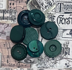 Lovely set of 8 Forest Green Plastic Buttons