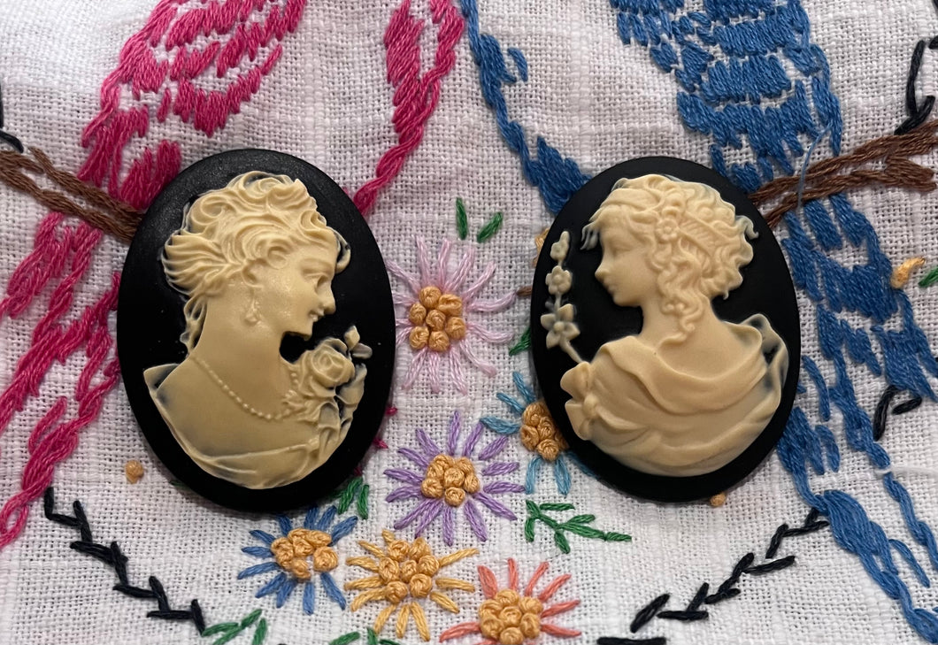 Set of 2 Victorian Style Cameos